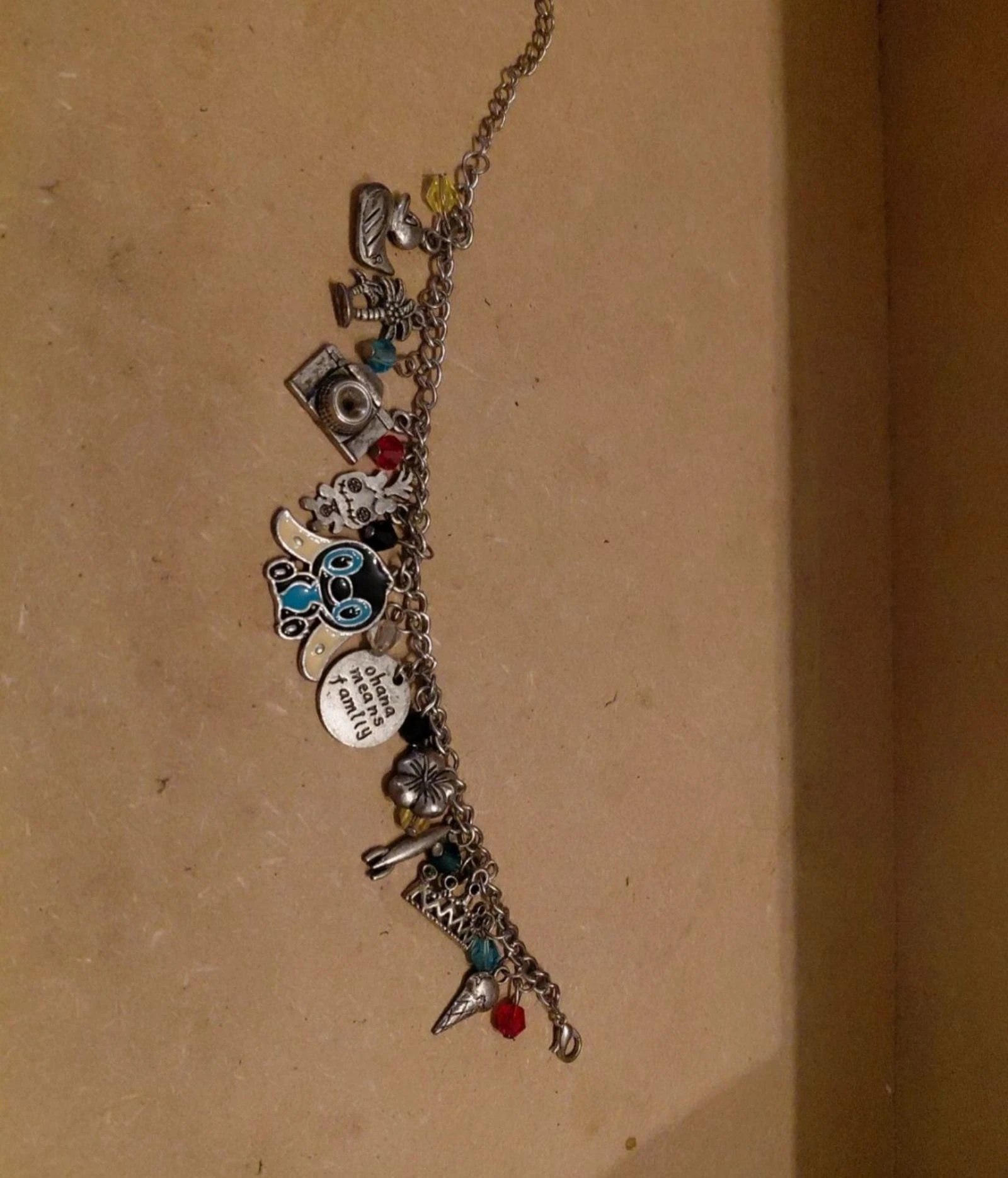 Hermosa pulsera con dije de Stitch – photo 2